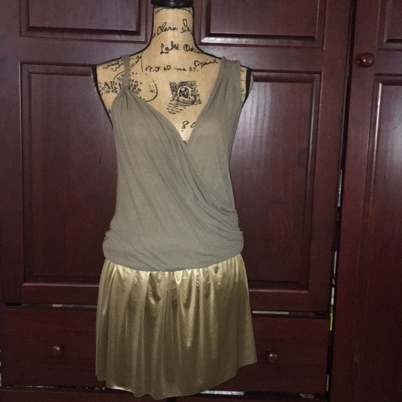 Dress - Picture 3 of 8